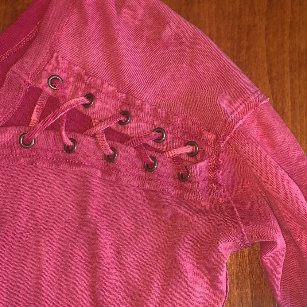 NWT Free People XS First Love Lace Up Tee Berry Twilight - Picture 6 of 6